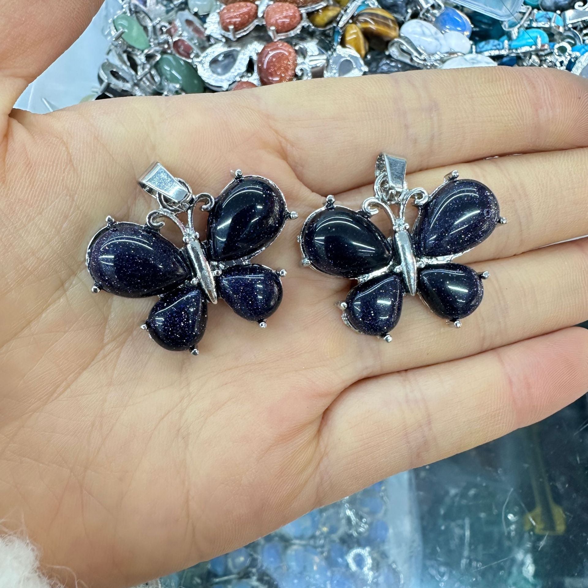 Wholesale Crystal Butterfly Pendant Amethyst Tiger Eye Natural Stone  Necklace